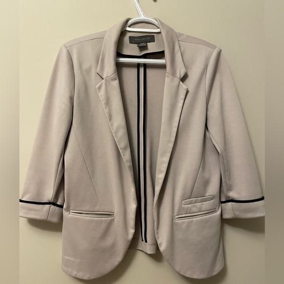 ✨Suzy Shier Nude Blazer🔥- Size L - Picture 1 of 5